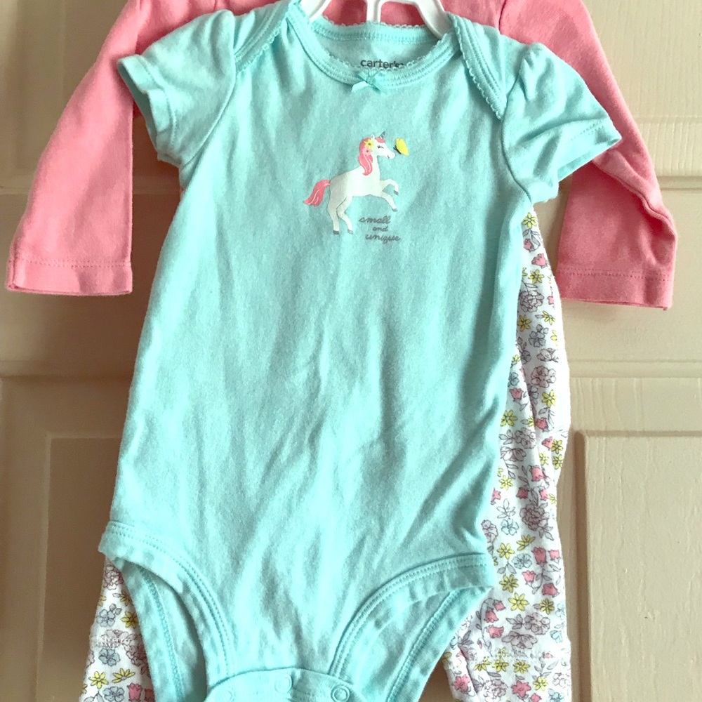 Baby girl bodysuit and pants set